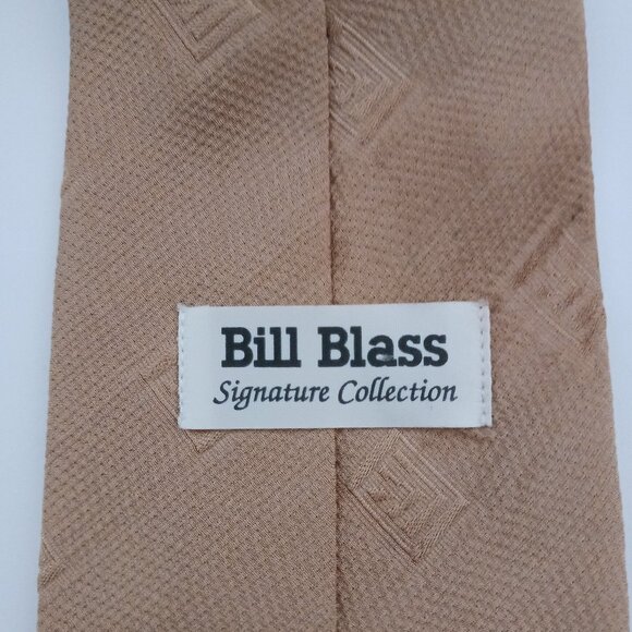 Bill Blass Signature Collection Mens Necktie Gold 4" wide X 55.5" Long 100% Silk - Picture 3 of 7